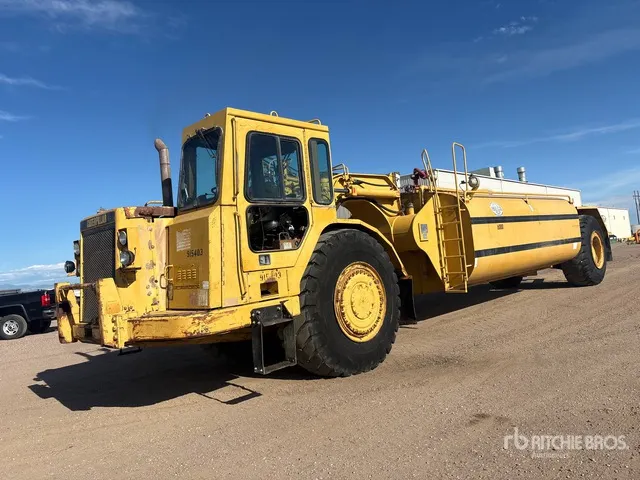 1990 Cat 621E 8000 gal Water Wagon