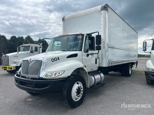2019 International Durastar 4300 4x2 Van Truck