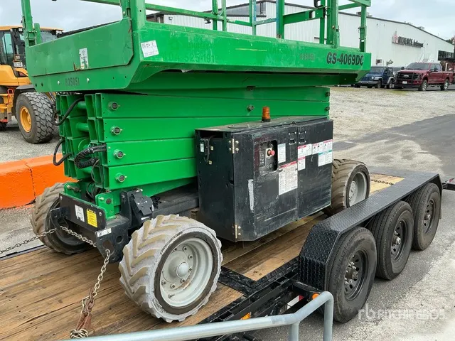 2016 Genie GS-4069DC Scissor Lift