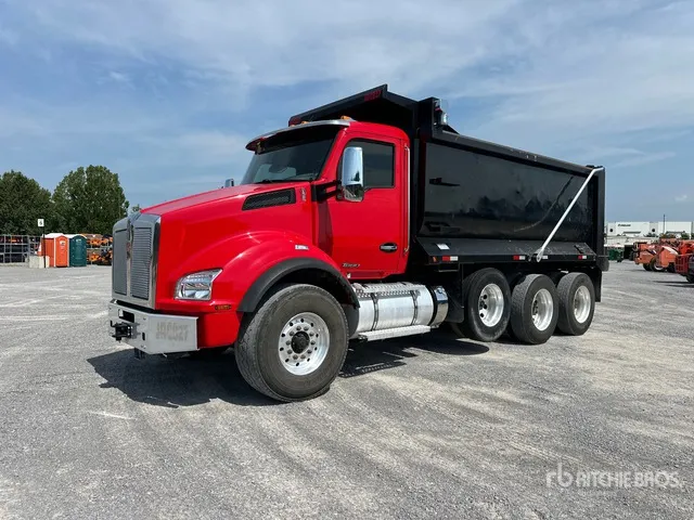 2021 Kenworth T880 8x4 Tri/A Dump Truck