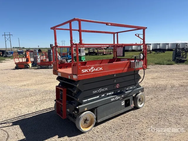 2017 Skyjack SJIII 4626 Scissor Lift