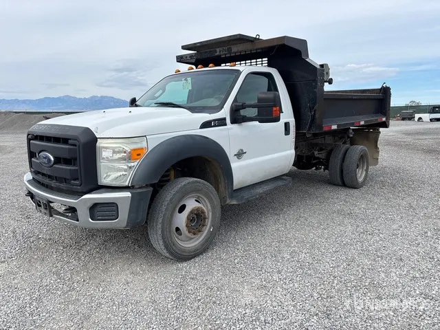 2016 Ford F-550 4x4 Dump Truck