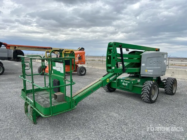 2017 Genie Z45/25JRT 4WD Gasoline Articulating Boom Lift