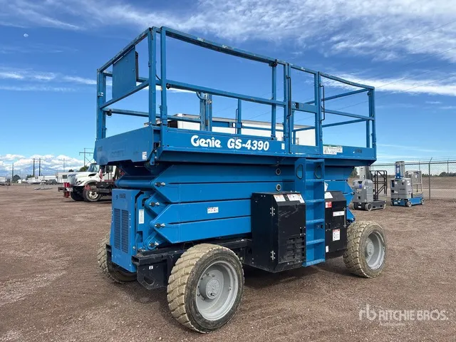 2017 Genie GS4390RT 4x4 Dual Fuel Scissor Lift