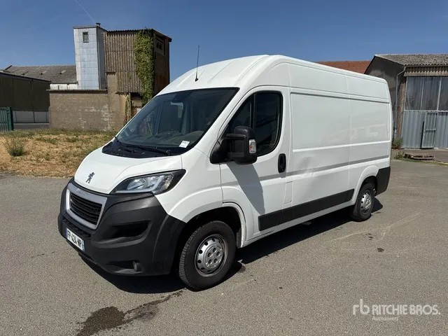 2020 Peugeot Boxer Vehicule Utilitaire Cargo Van