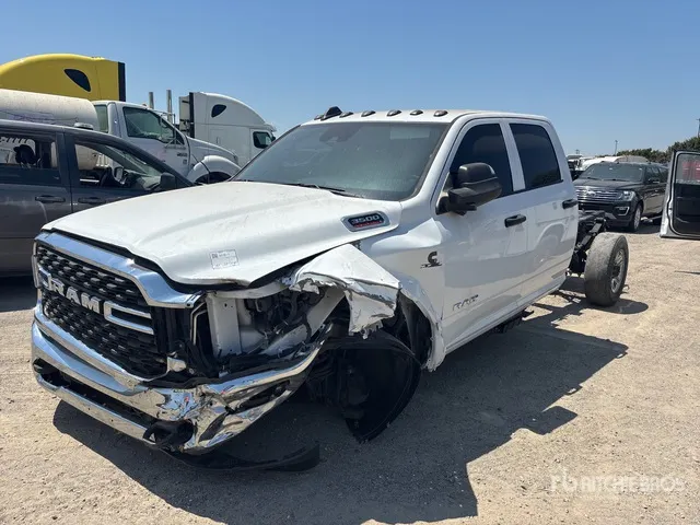 2022 Ram 3500 4x4 Crew Cab Cab and Chassis