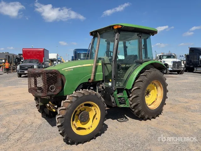 2009 John Deere 5093E 4WD Tractor