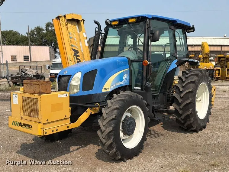 2008 New Holland T5040 MFWD tractor