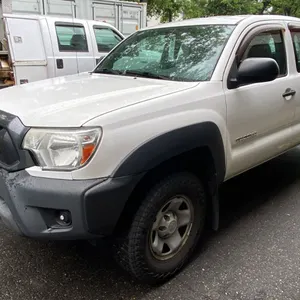 2014 TOYOTA TACOMA, 2DR EXT CAB PICKUP, WHITE, VIN 5TFUX4EN6EX024181,