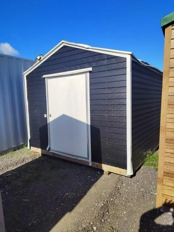 SHED 10 X 10
