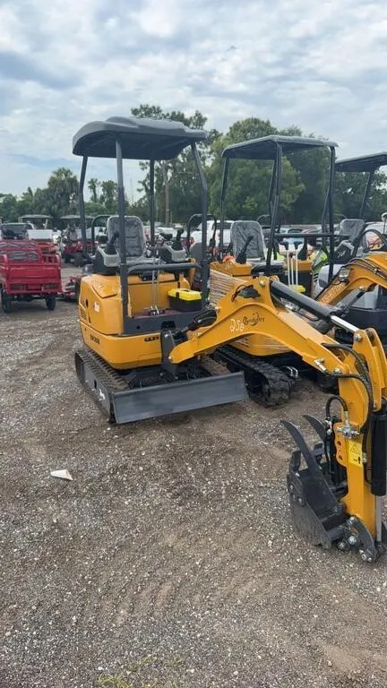 2026 CFG Mini Excavator 23hp QK20r