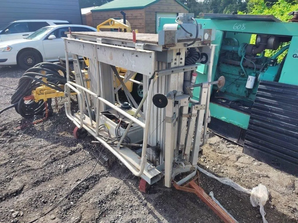 GENIE DPL-30 DUAL PERSONNEL LIFT