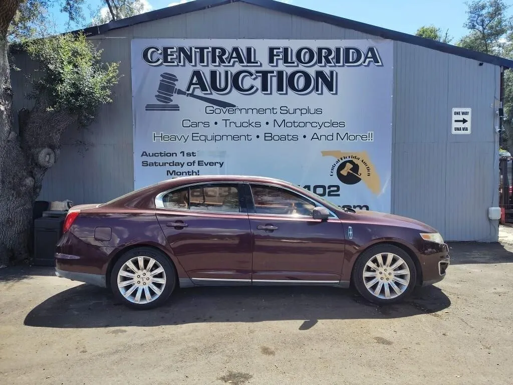 2011 Lincoln MKS RUNS/MOVES Base