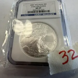 2007 SILVER EAGLE MS69 NGC
