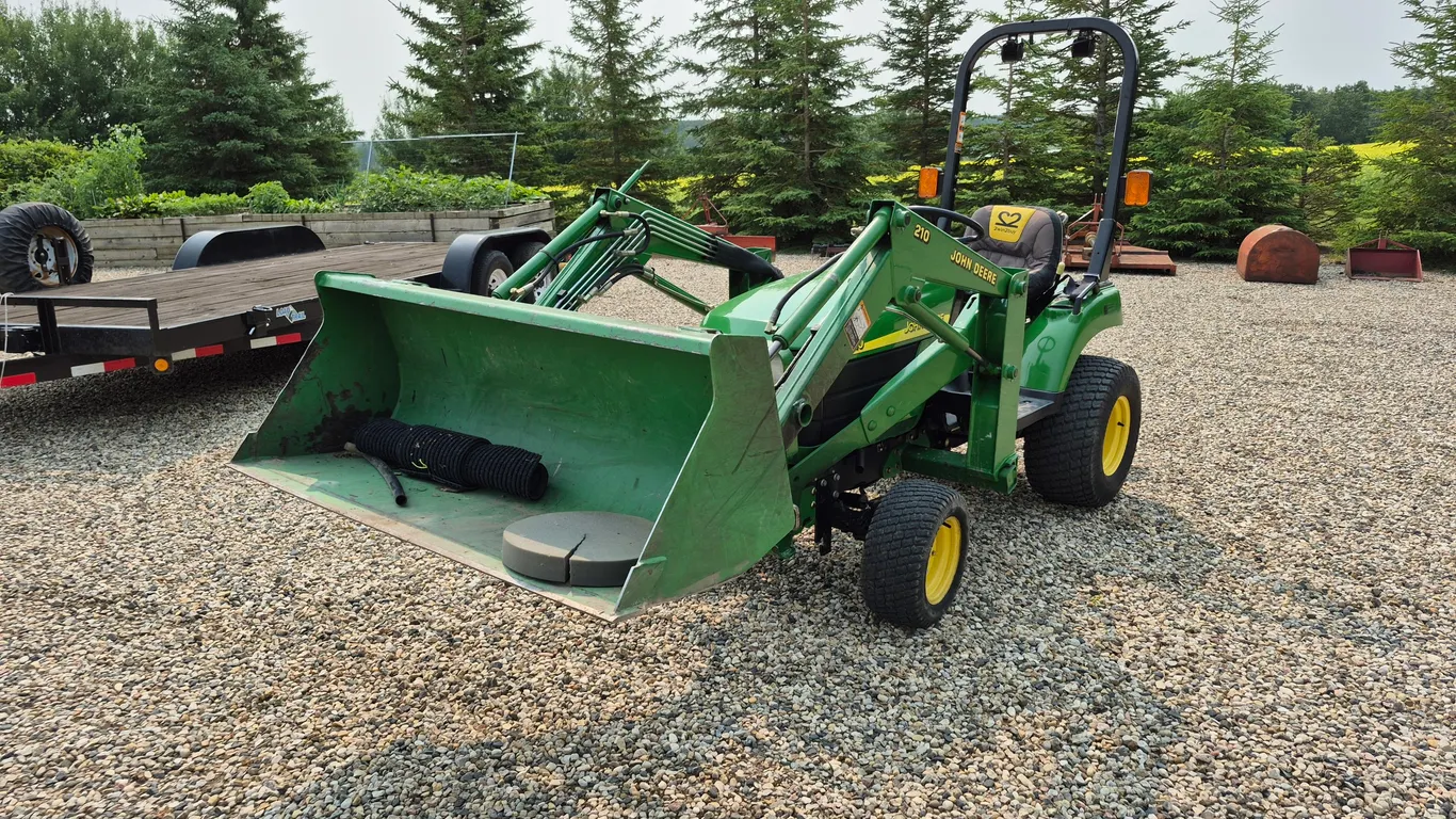 2001 JOHN DEERE 2210 GARDEN TRACTOR W/ 210 LOADER