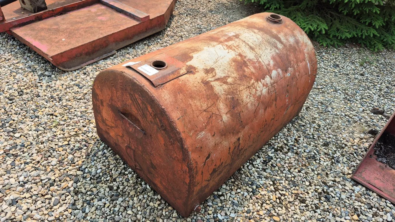 100 Gallon Slip Tank