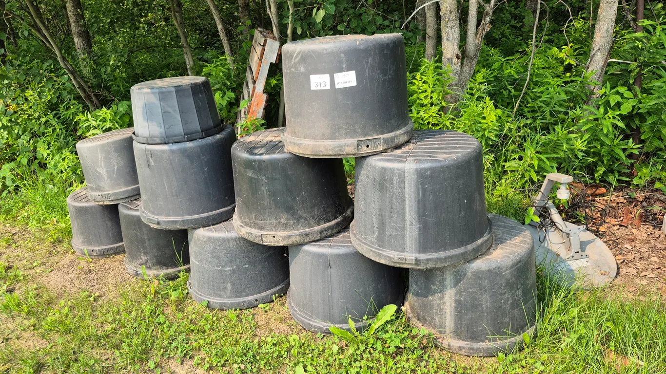 10- Mineral Tubs
