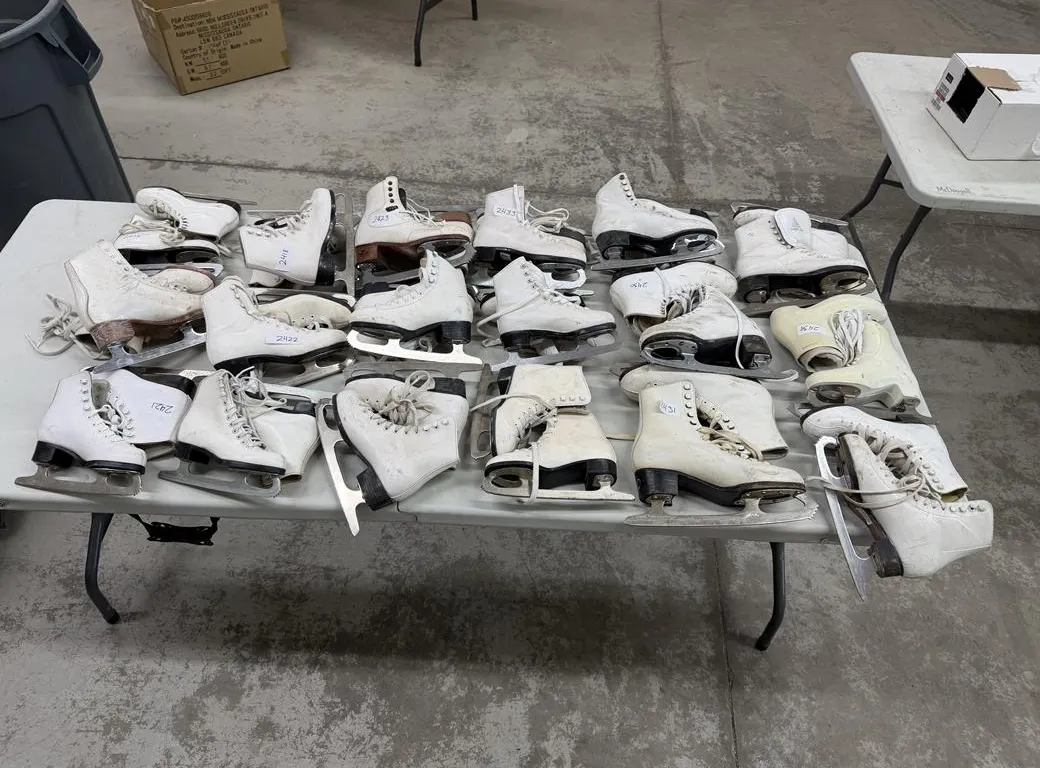 (18) Figure Skates (Assorted Sizes & Brands)