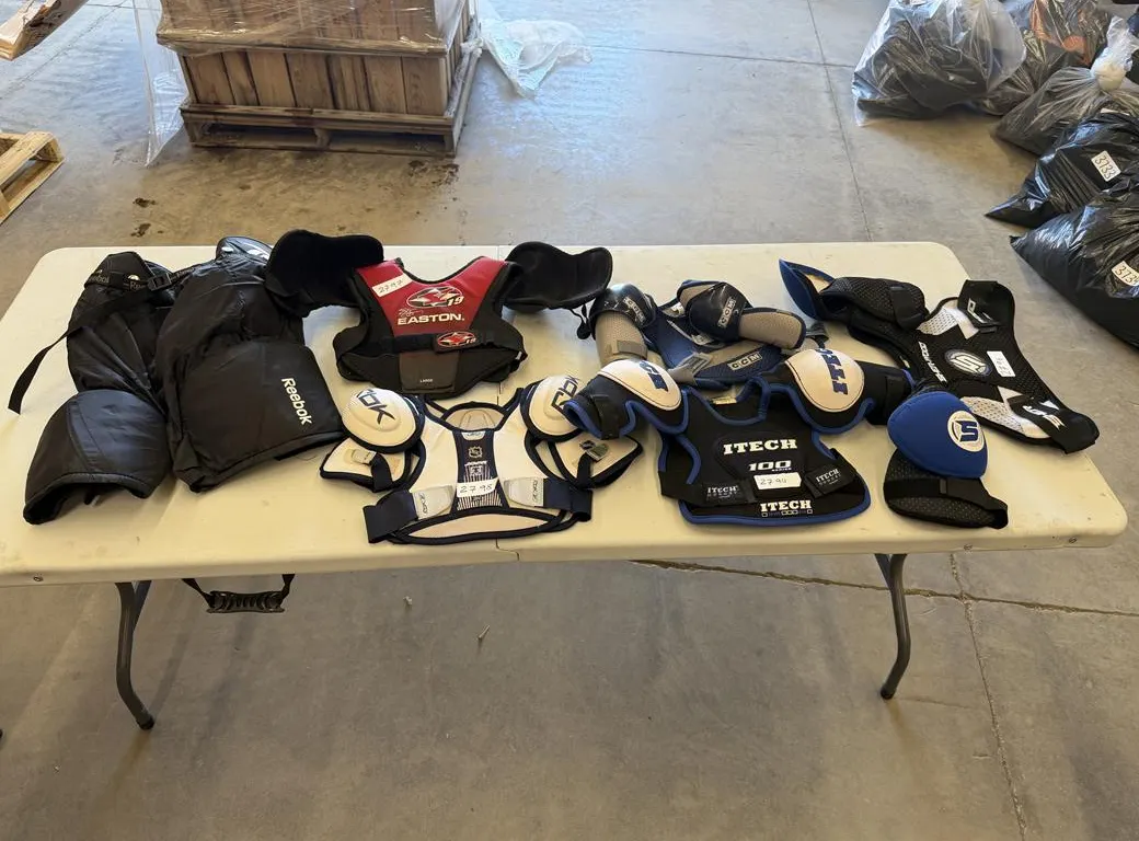 (1) Hockey Pants & (5) Hockey Shoulder Pads (Assorted Sizes & Brands)