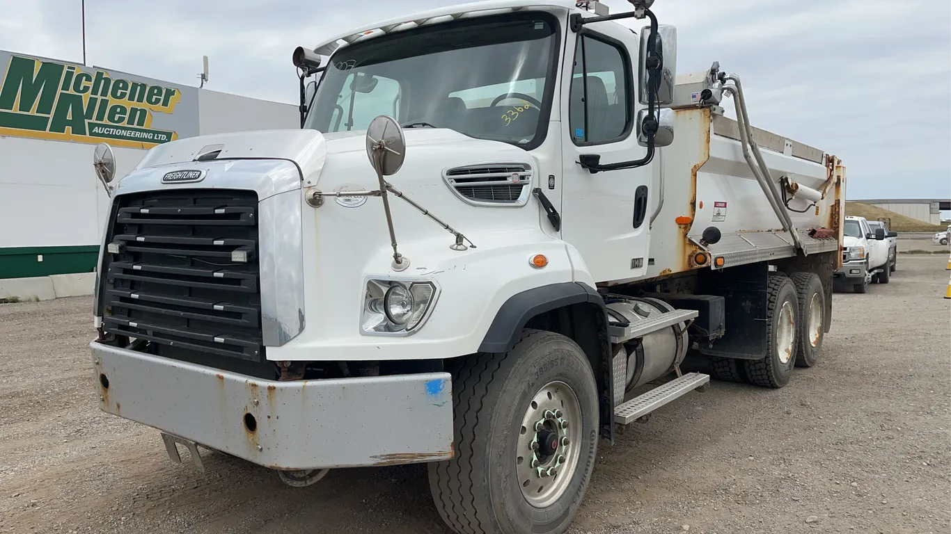 2016 Freightliner 114 SD T/A Dump Truck