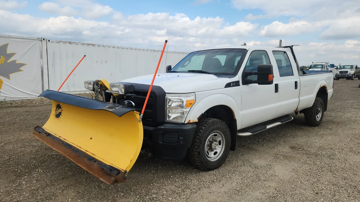 2011 Ford F-350 Super Duty XL 4dr Crew Cab 8 ft. LB SRW 4x4