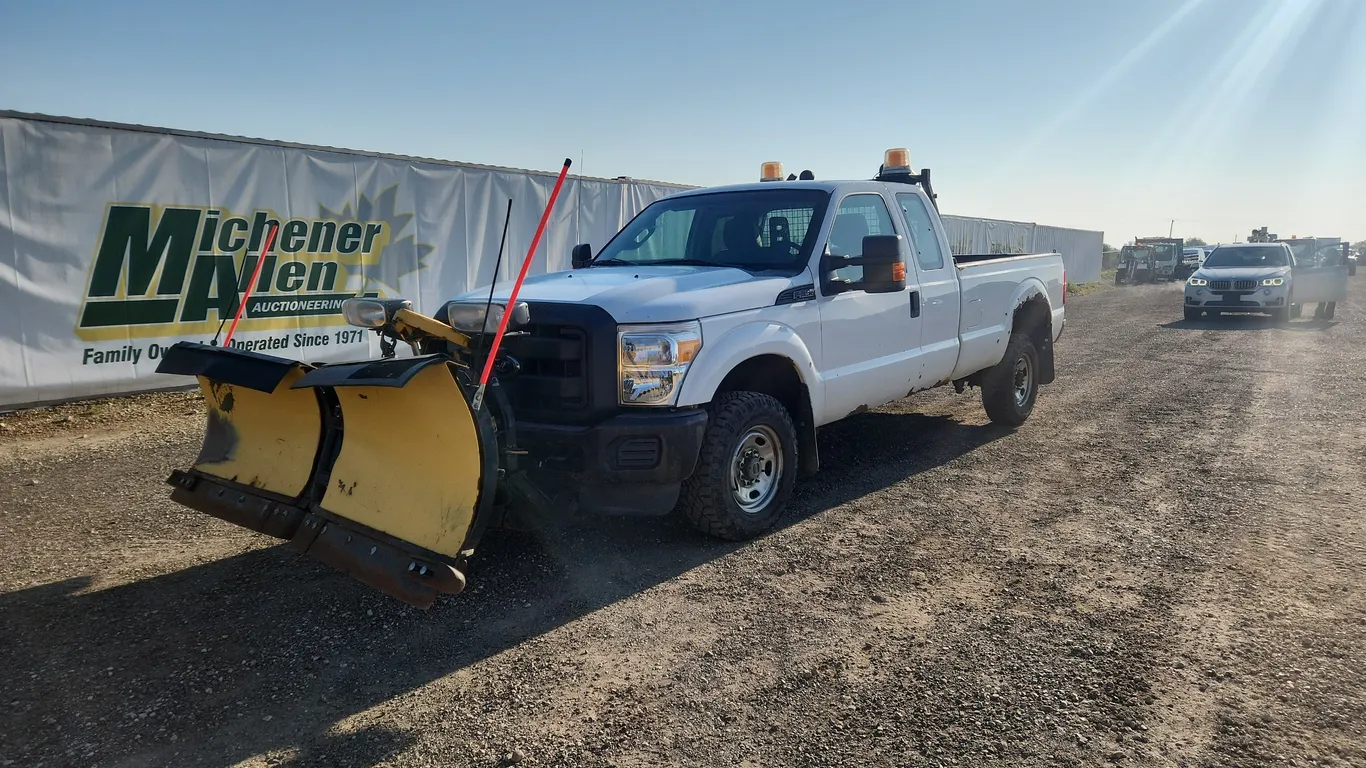 2012 Ford F-350 Super Duty XL 4dr SuperCab 8 ft. LB SRW 4x4