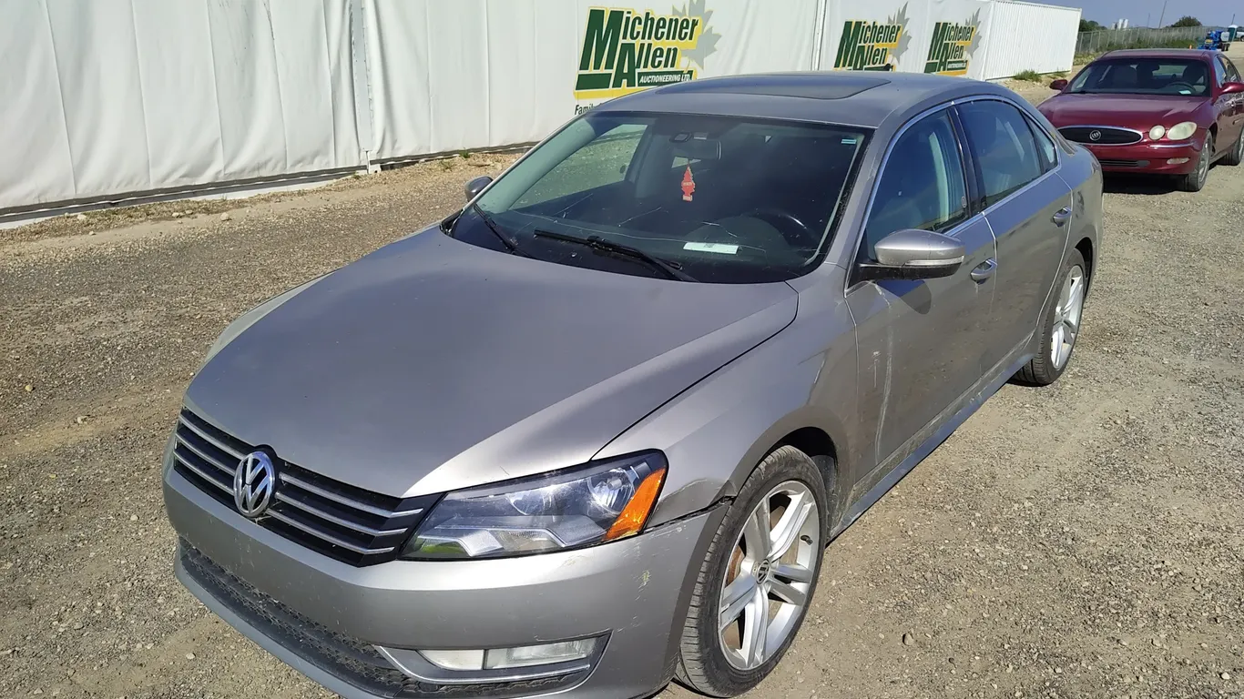 2014 Volkswagen Passat 2.0L TDI SE 4dr Sedan 6A w/Sunroof
