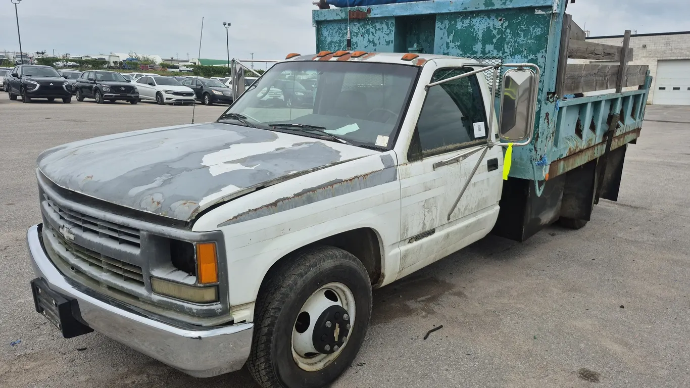 Non-Operable 1995 Chevrolet C/K 3500 Series S/A Dump Truck