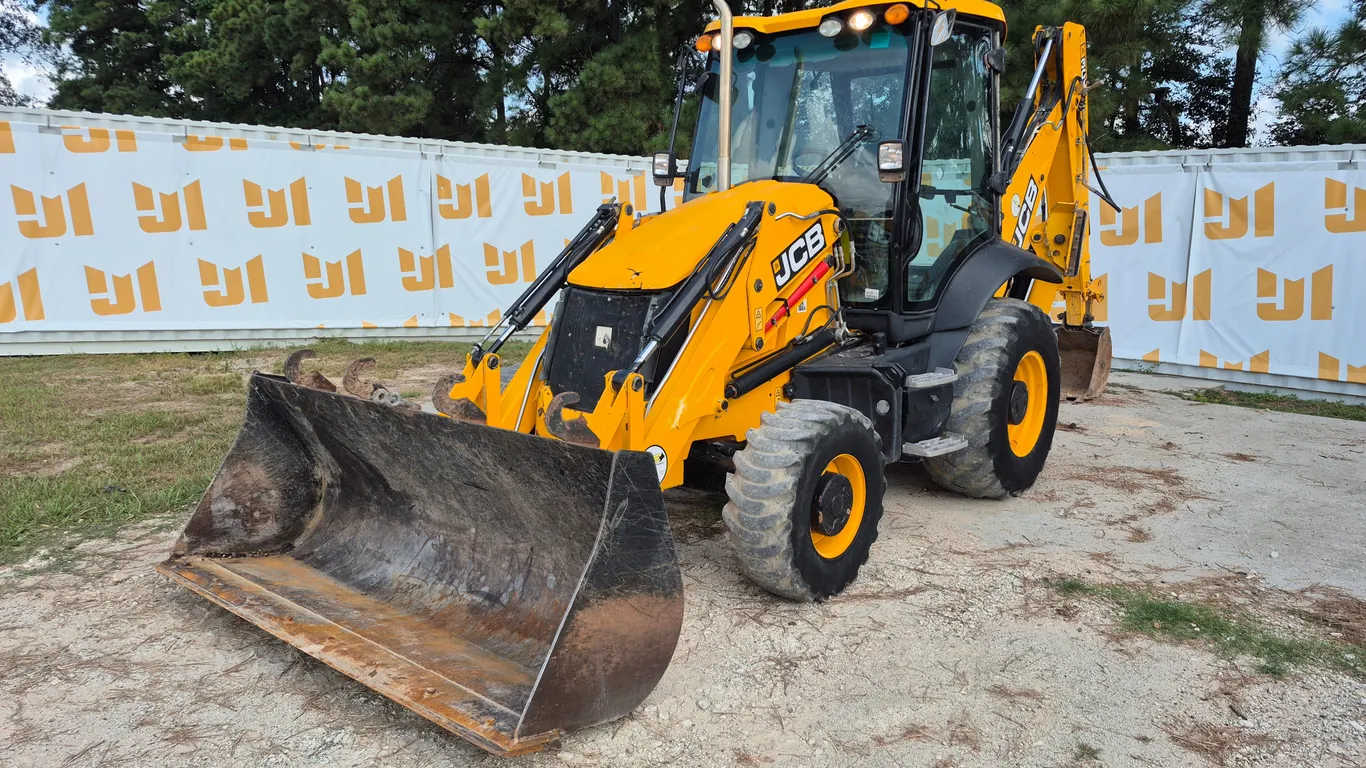 2023 JCB 3CX-15 SUPER 4X4 LOADER BACKHOE SN: JCB3CXAPAN3143878