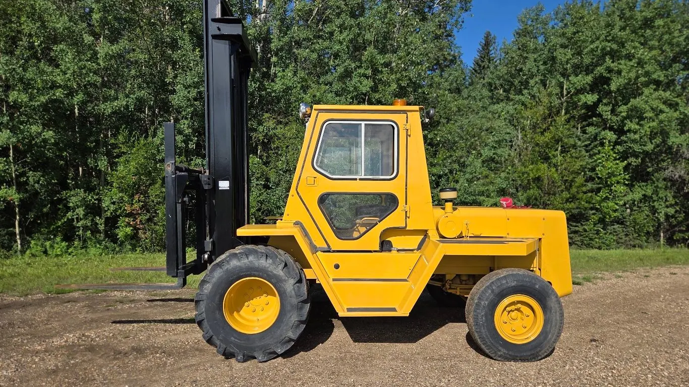 R80 Caterpillar Forklift