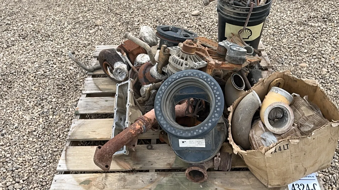 PALLET OF TRUCK PARTS