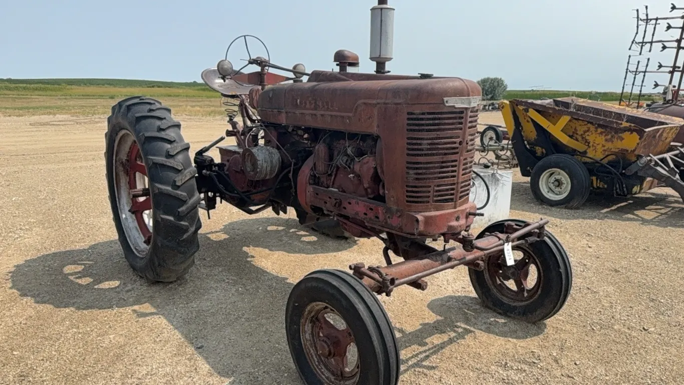 ID 4324 Farm-All Tractor