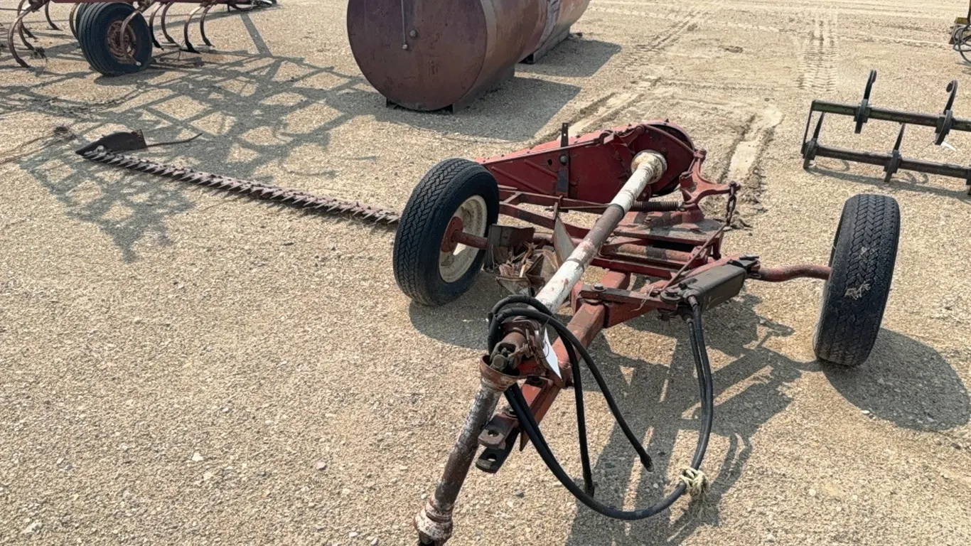 ID 4344 IH Sickle Mower