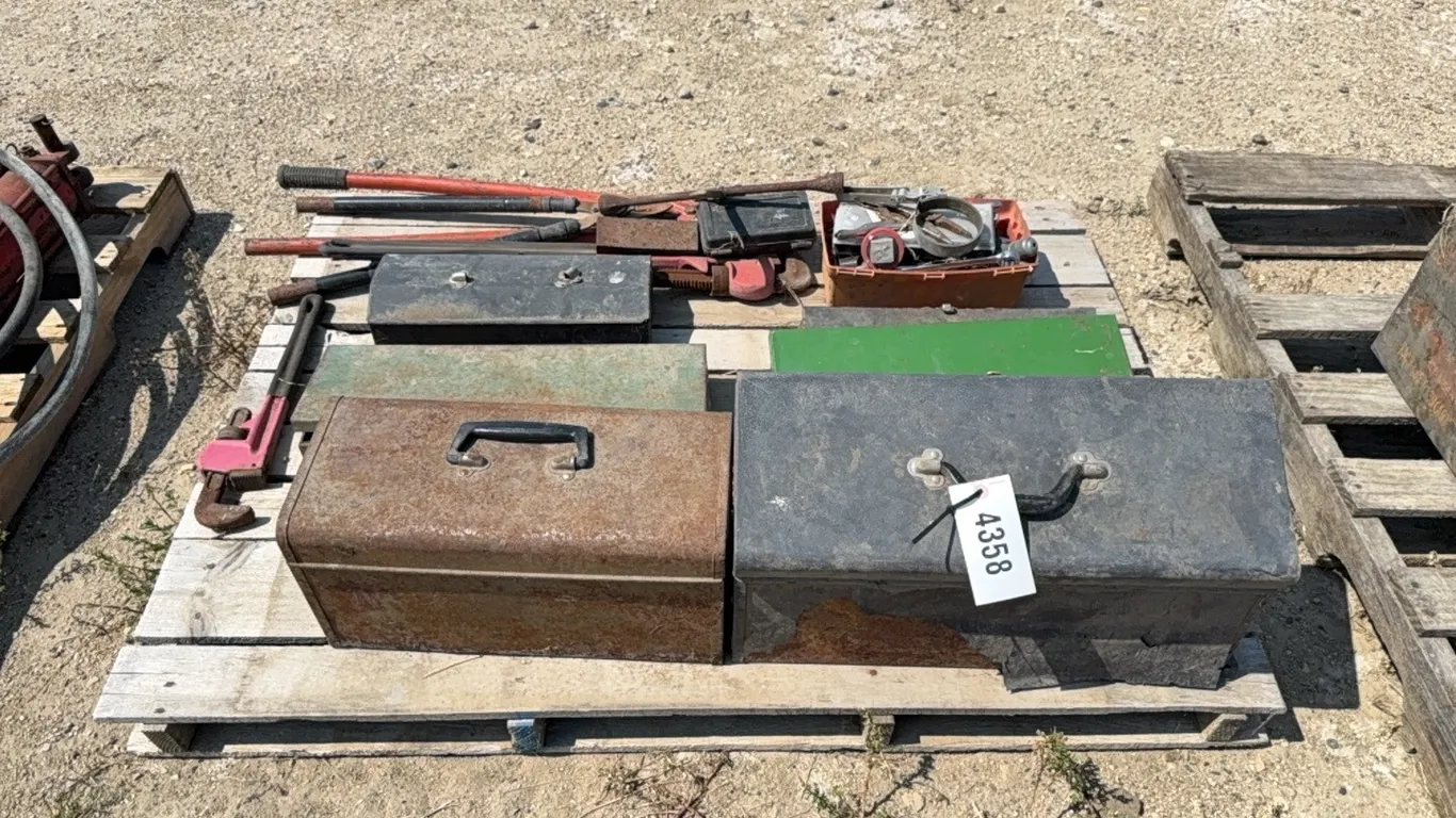 ID 4358 Pallet of Hand Tools