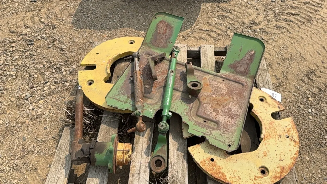 ID 4387 John Deere 4020 Parts