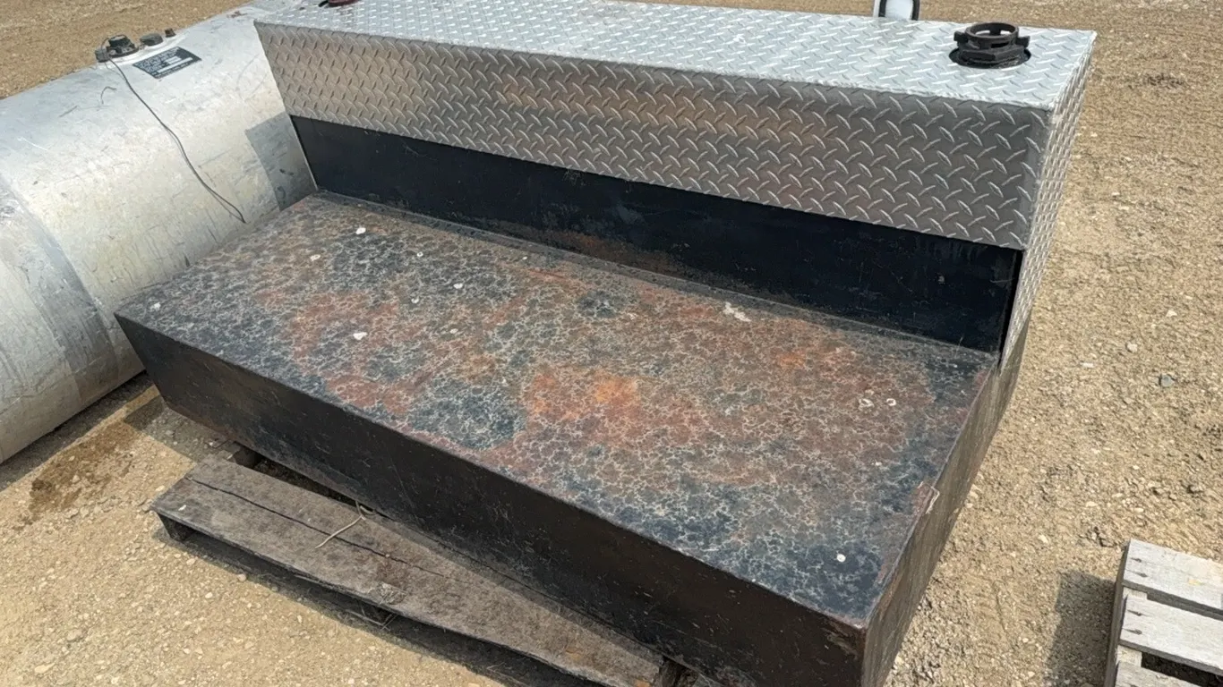 ID 4424 100gal L Shape Transfer Tank