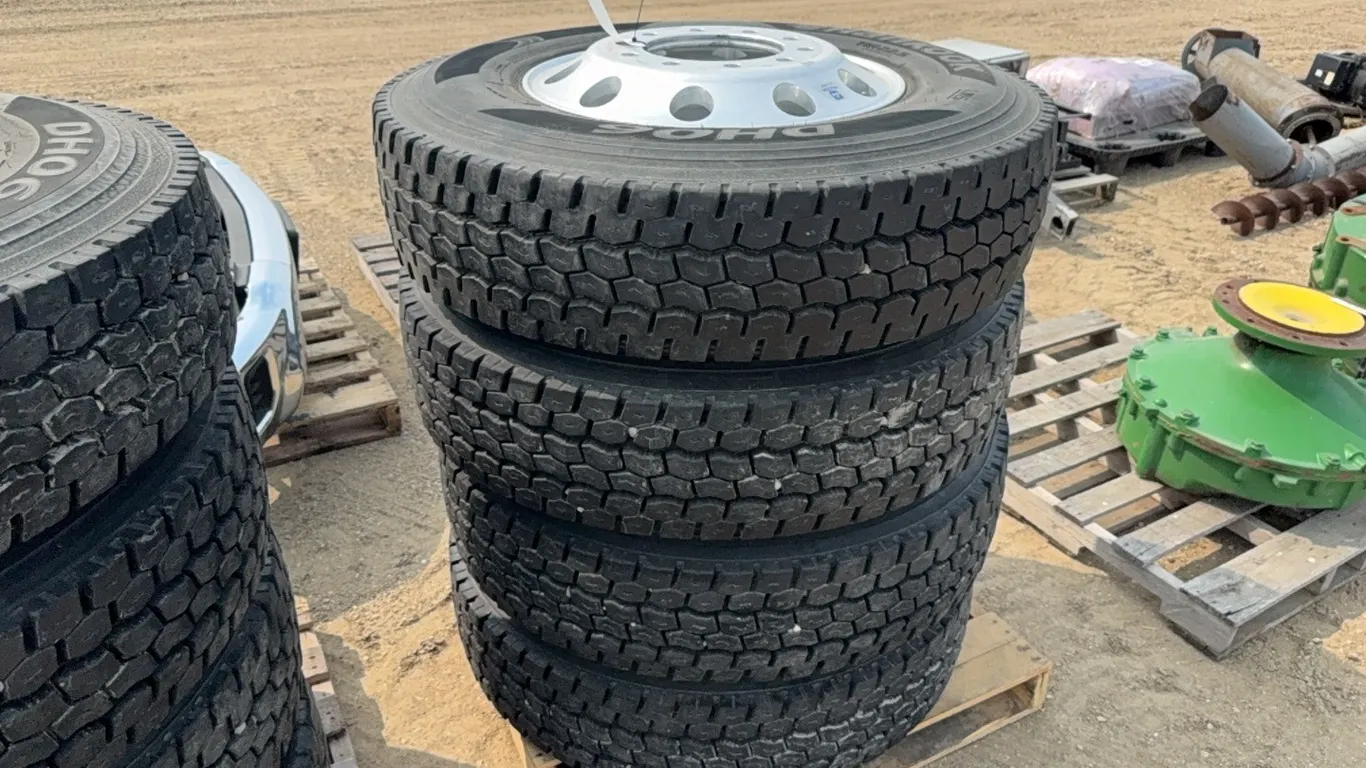 ID 4407 (4) Hankook Tires & Aluminum Rims 11R 22.5