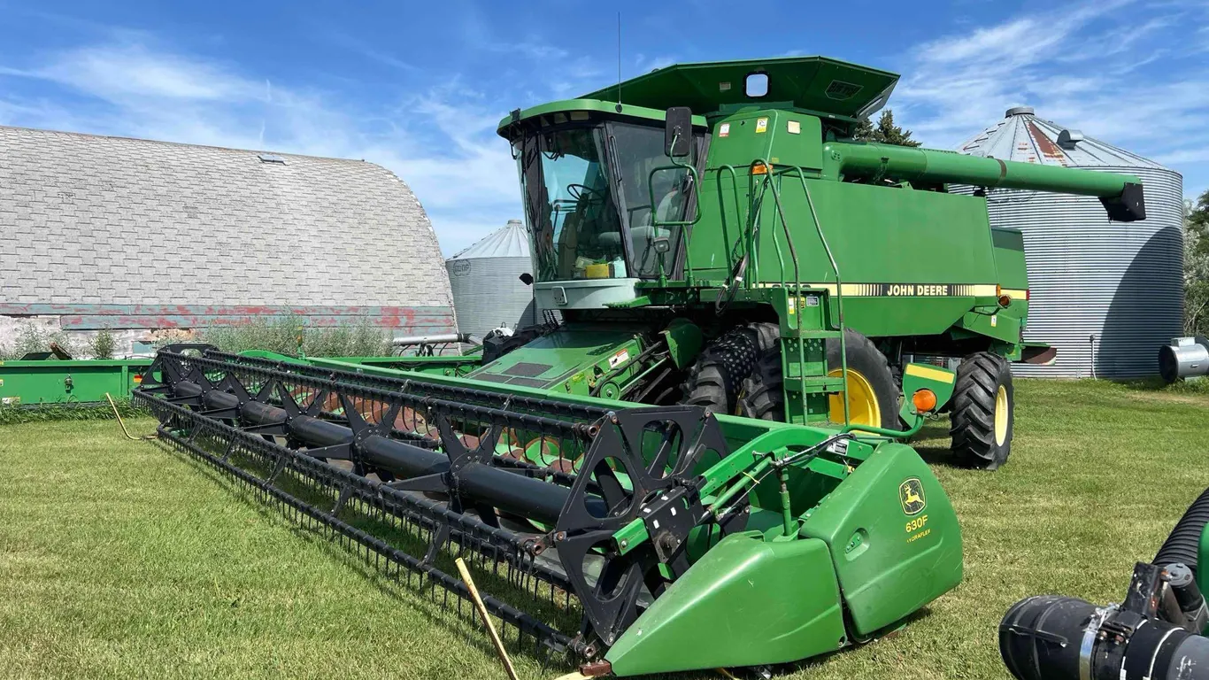 1991 John Deere 9600 Combine