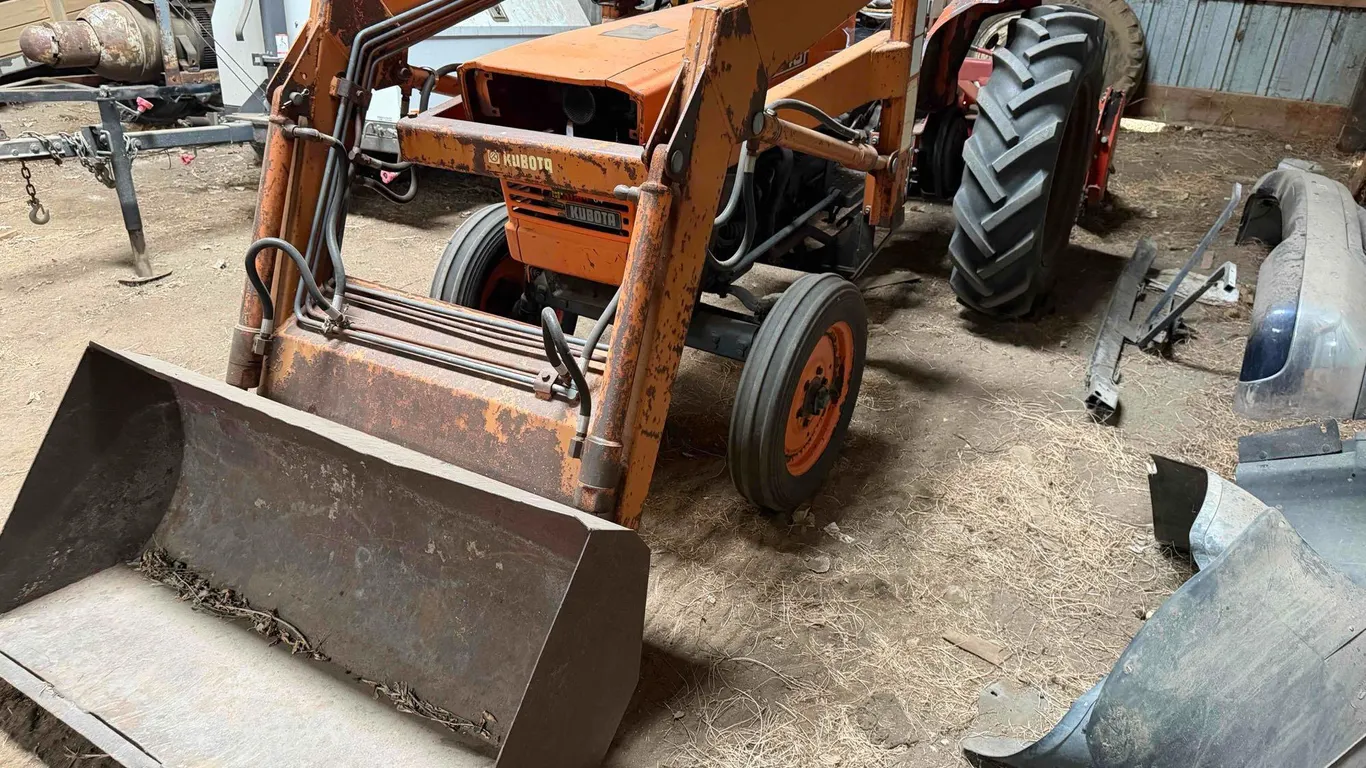 245 Kubota Tractor