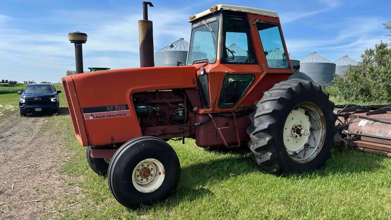 Allis Chalmers AC 7030 Tractor
