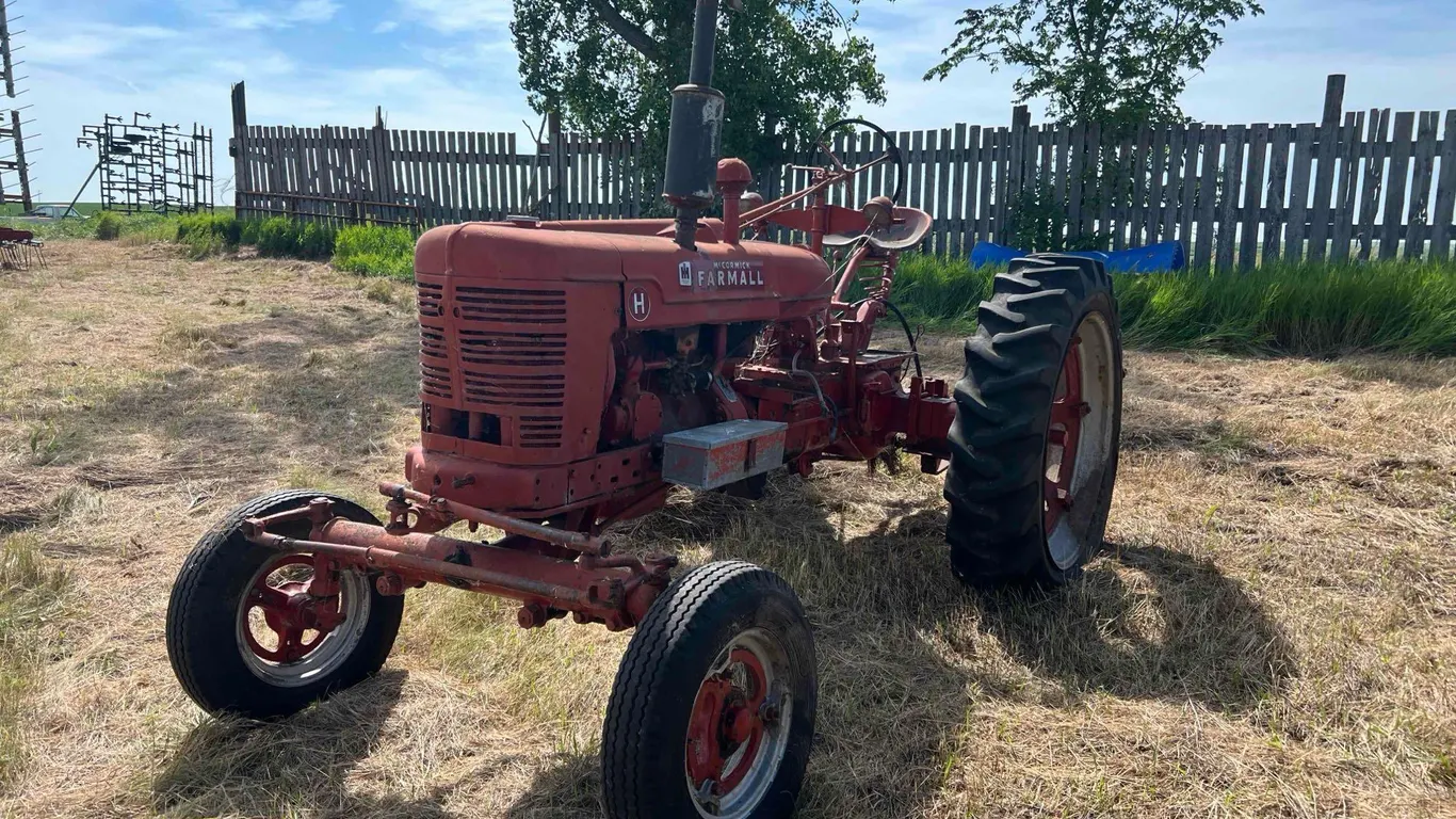 Farmall H Tractor