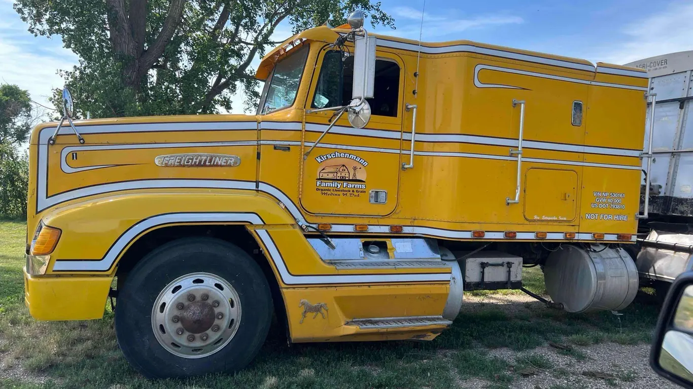 1992 Freightliner FLD120 Semi