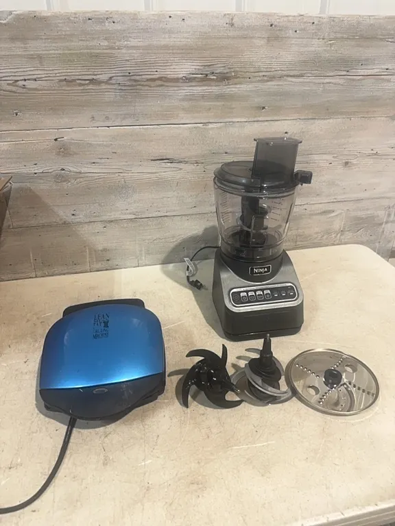 Ninja food processor and panini press