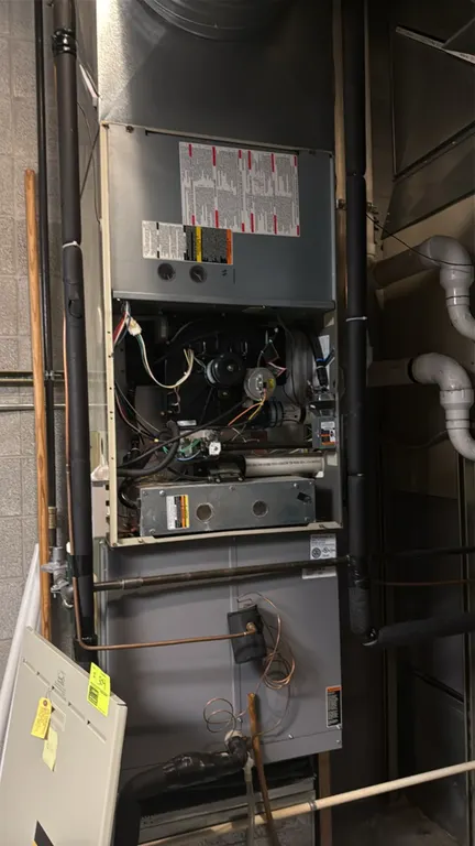 Bryant Plus 90 natural gas furnaces. Features high-efficiency condensing operation and 128,000 BTU heat output. Note: Untested for functionality.