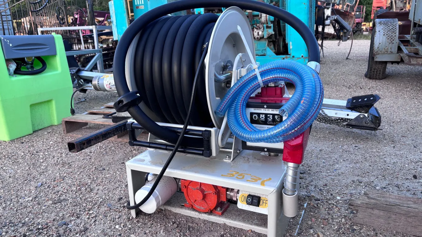 FUEL PUMP WITH HOSE REEL AND NOZZLE