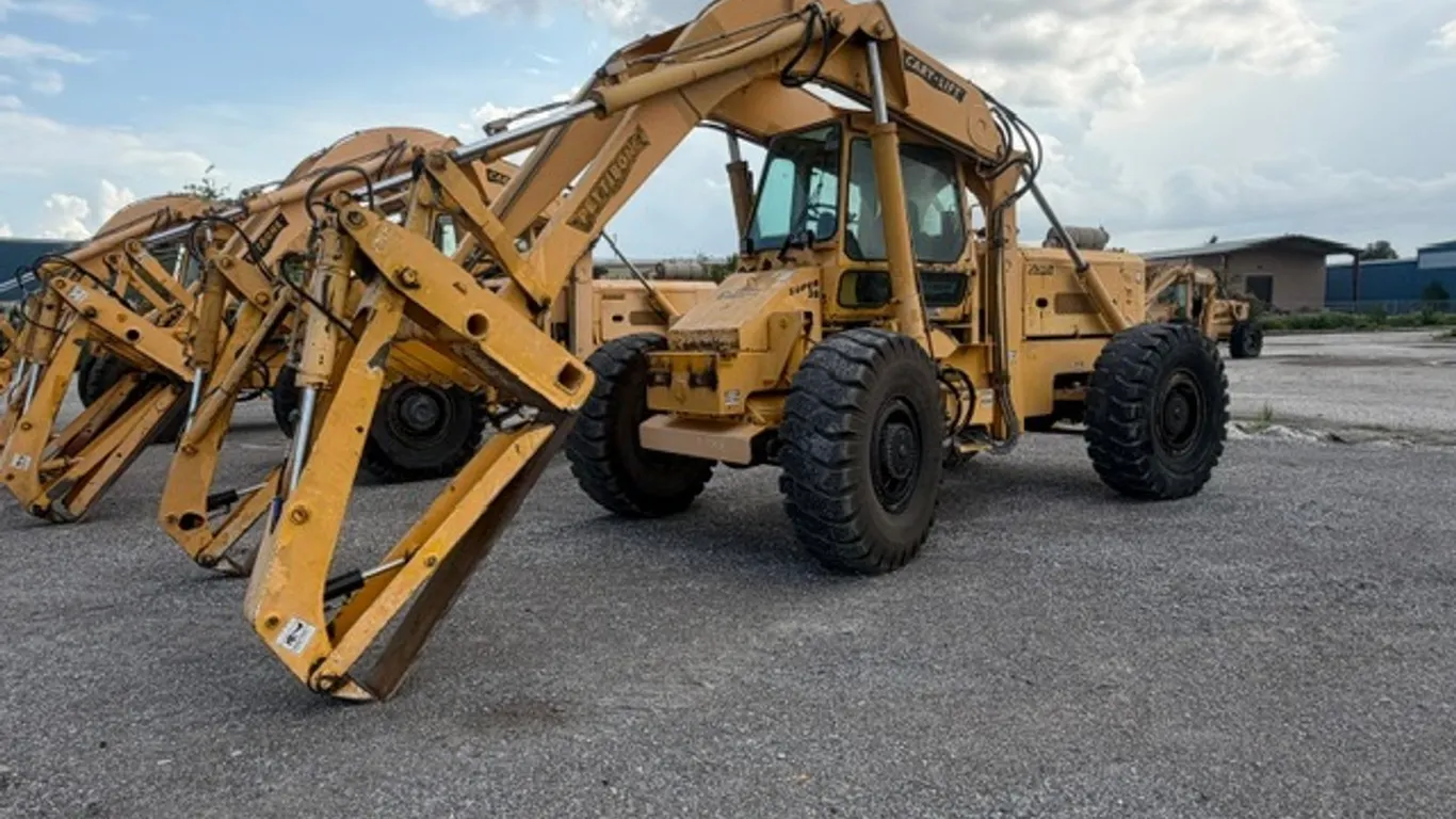 2012 PETTIBONE 204 TRAVERSE LIFT