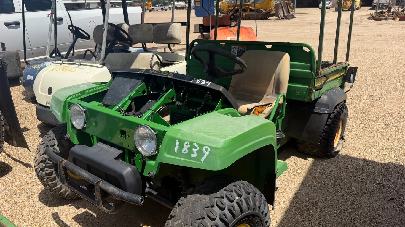 JOHN DEERE GATOR | FOR PARTS/REPAIRS