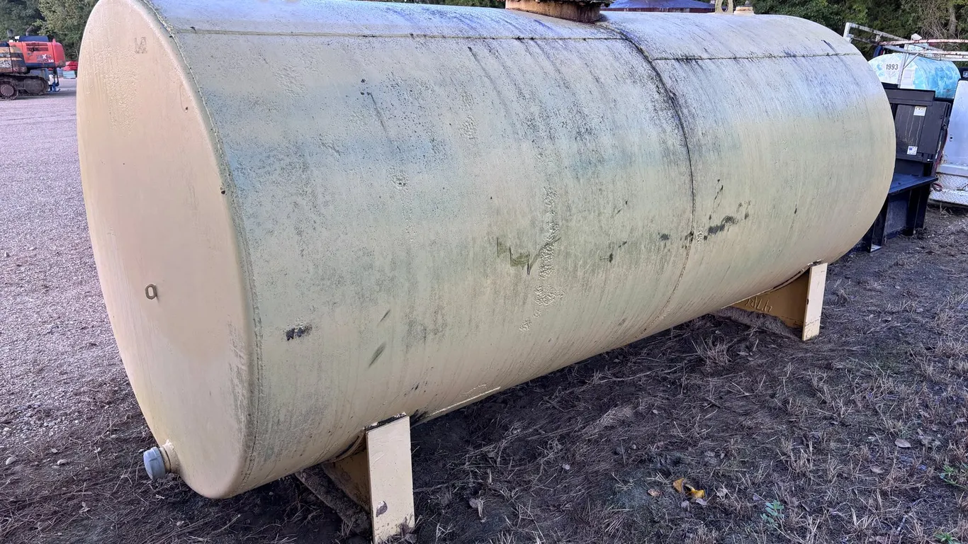 2000 GALLON TANK