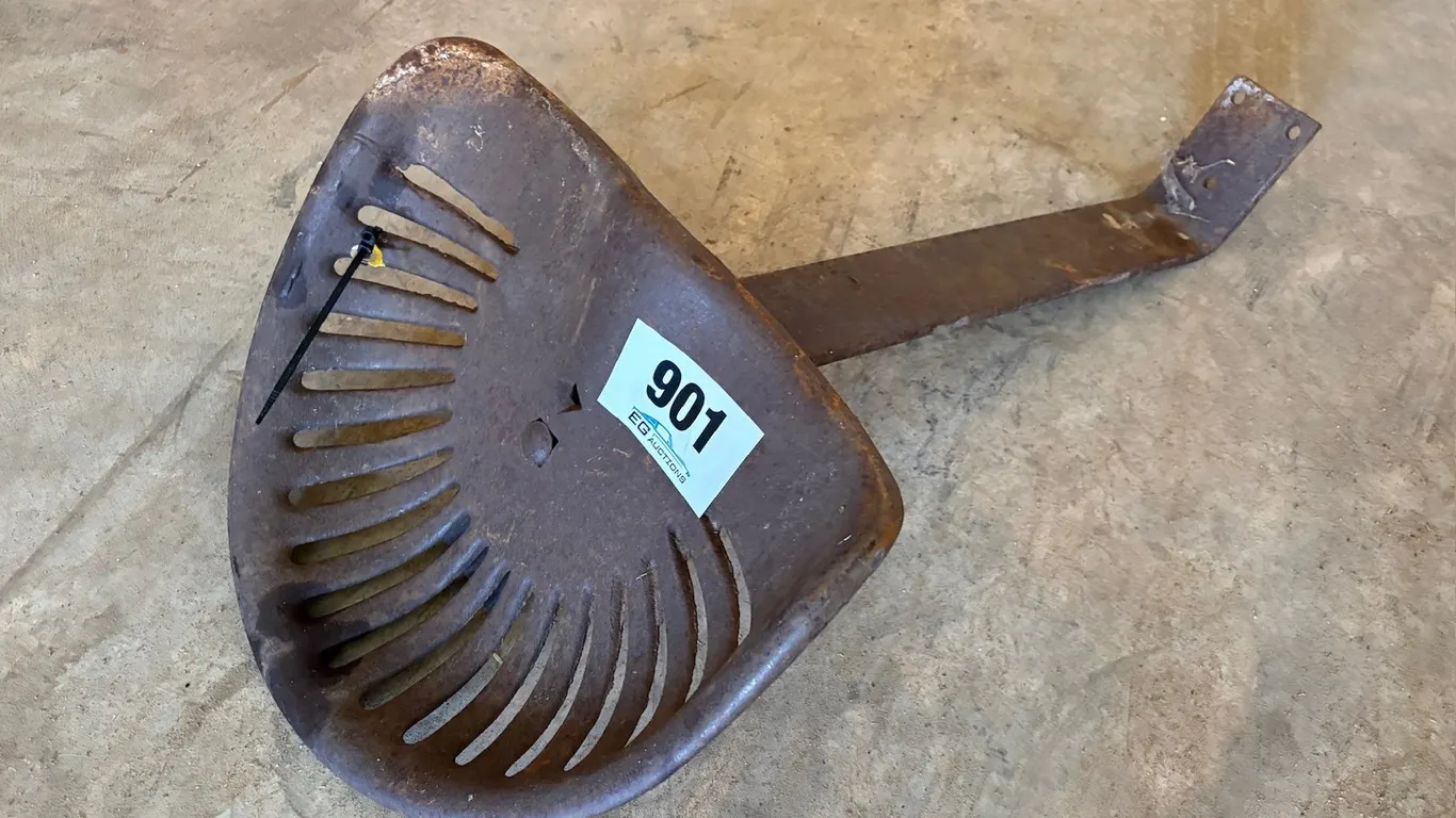 VINTAGE IMPLEMENT SEAT