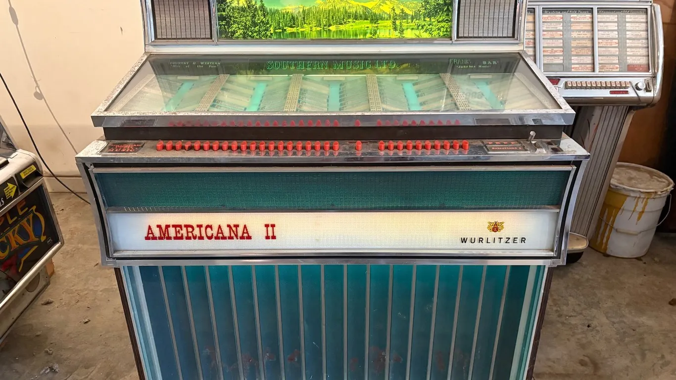 1960'S WURLITZER AMERICANA II JUKEBOX